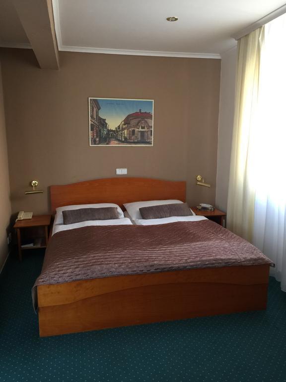 Hotel Dukla Prešov Quarto foto