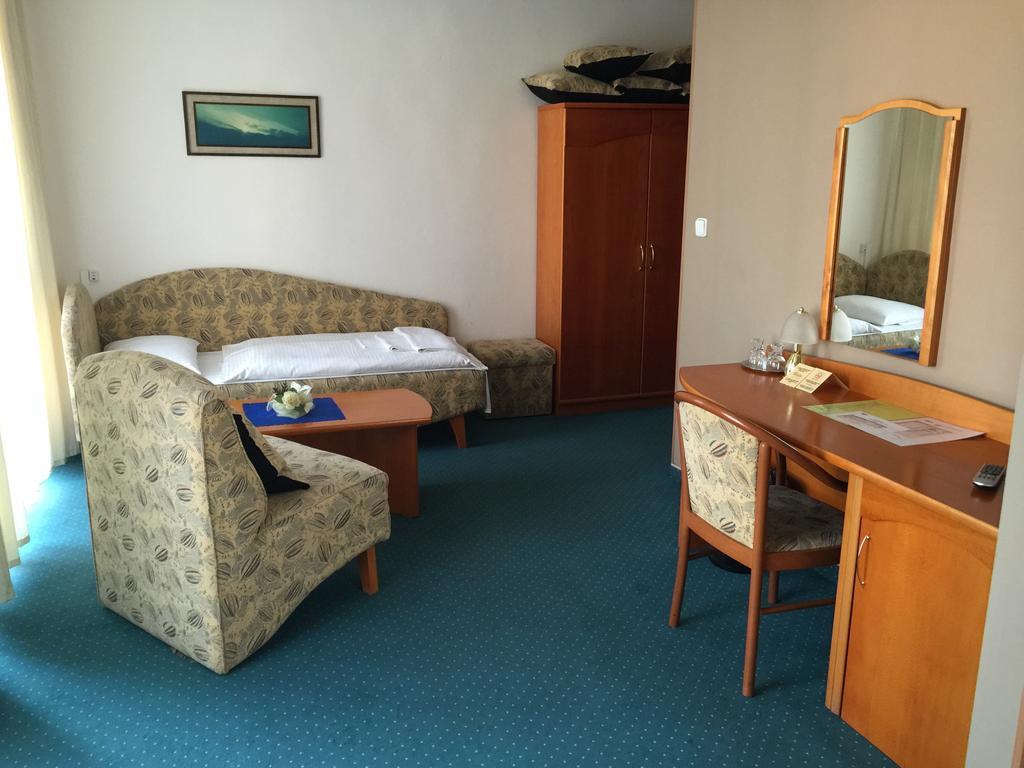 Hotel Dukla Prešov Quarto foto